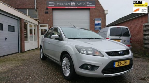 Ford Focus - 1.8 Titanium Flexi Fuel Nap, Trekhaak, Navigatie - 1