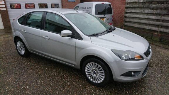 Ford Focus - 1.8 Titanium Flexi Fuel Nap, Trekhaak, Navigatie - 1