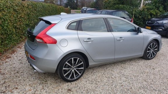 Volvo V40 - 2.0 D2 Ocean Race Business R Design - 1