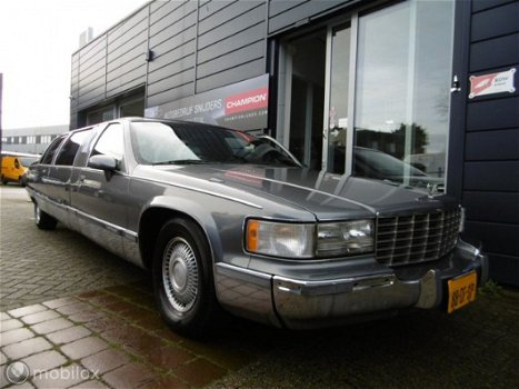 Cadillac Fleetwood Limousine - Limo - 1