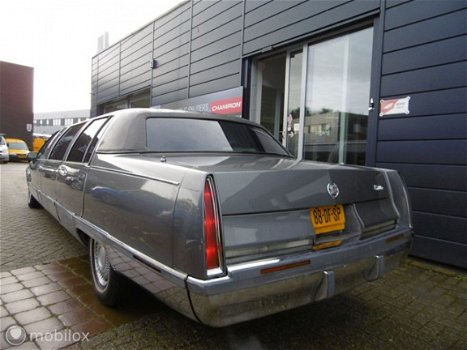 Cadillac Fleetwood Limousine - Limo - 1