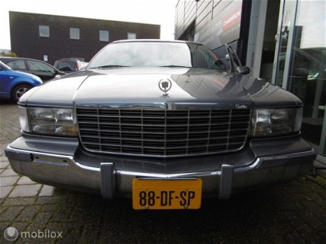 Cadillac Fleetwood Limousine - Limo - 1