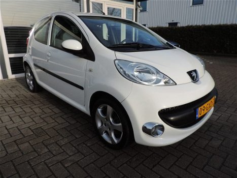 Peugeot 107 - 1.0-12V XS 50 procent deal 1, 975, - ACTIE Airco / 5-Deurs / Middenarm steun / LMV / S - 1