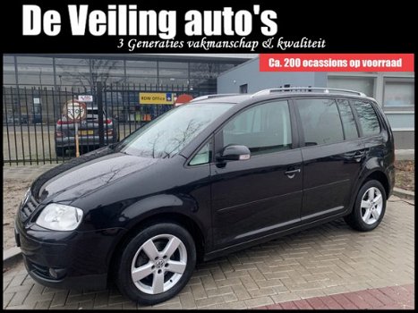 Volkswagen Touran - 1.9 TDI Highline 6-bak - 1