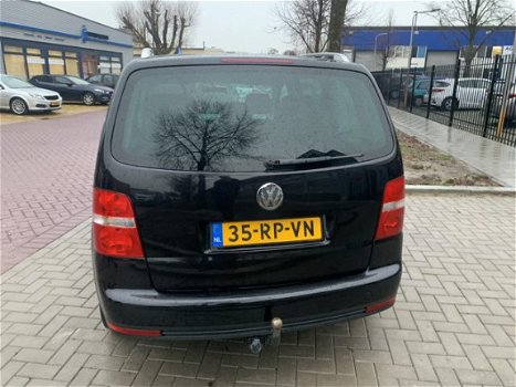 Volkswagen Touran - 1.9 TDI Highline 6-bak - 1