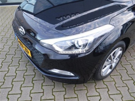 Hyundai i20 - PDC Cruise Controle enz. Bovag garantie - 1