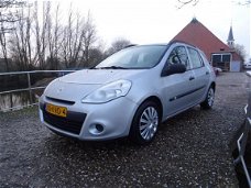 Renault Clio Estate - 1.2-16V Special Line | Clima + Navi nu € 3.975,