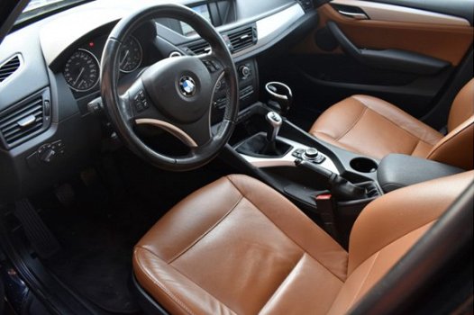 BMW X1 - sDrive18i Executive Leder/Navigatie/Xenon - 1