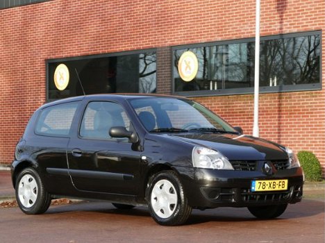 Renault Clio - 1.2 Campus , trekhaak, slechts 107000 kilometer - 1