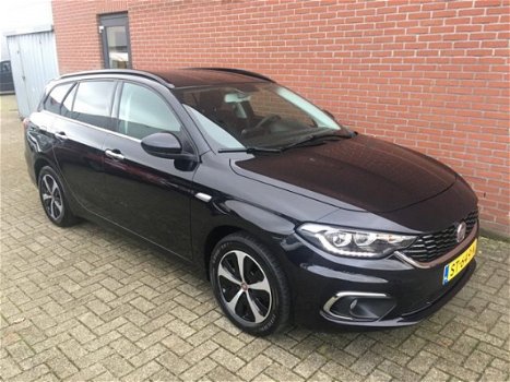 Fiat Tipo Stationwagon - 1.6 MJ 120pk Bns Lusso Leder, Navi, Camera, Trekhaak, Stoelverw - 1