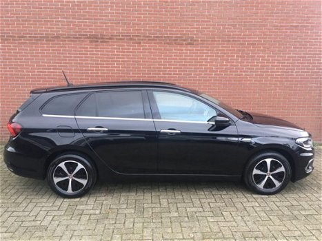 Fiat Tipo Stationwagon - 1.6 MJ 120pk Bns Lusso Leder, Navi, Camera, Trekhaak, Stoelverw - 1