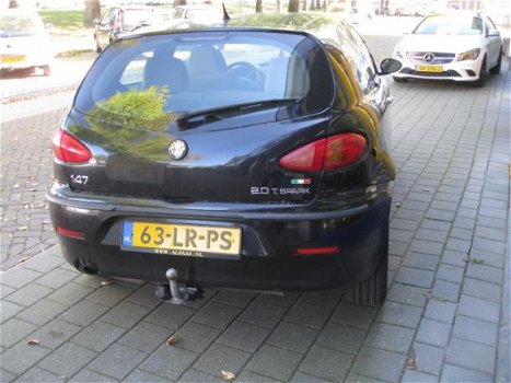 Alfa Romeo 147 - 2.0 T.Spark Distinctive - 1