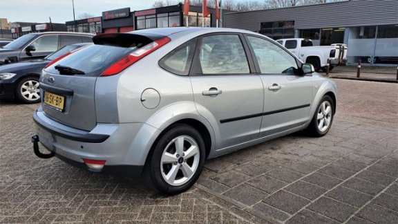 Ford Focus - 1.6-16V First Edition Automaat , Trekhaak - 1