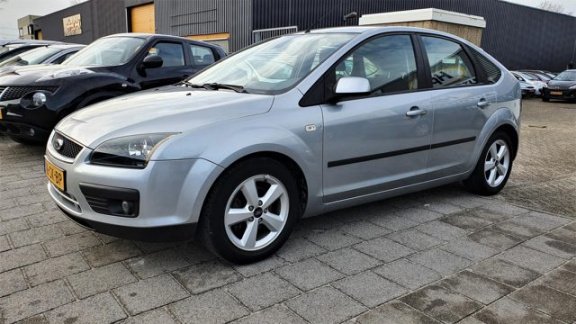 Ford Focus - 1.6-16V First Edition Automaat , Trekhaak - 1