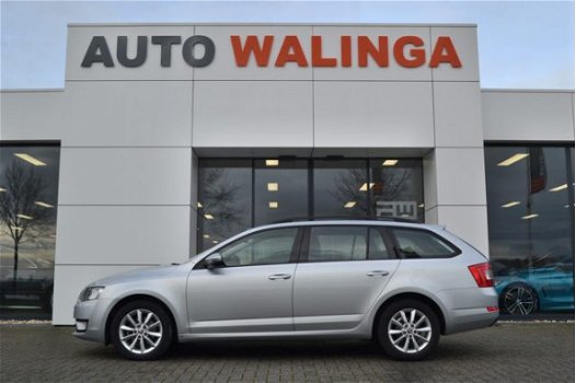 Skoda Octavia Combi - 1.6 TDI Automaat Navigatie Climatronic Cruise Control PDC - 1