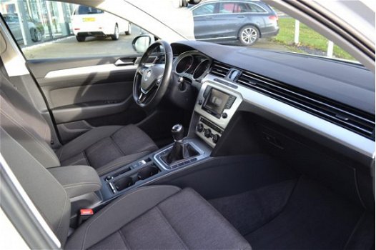 Volkswagen Passat Variant - 2.0 TDI Ergo Comfort stoelen Navigatie Trekhaak Af Fabriek Led Verlichti - 1