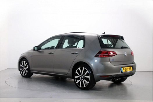 Volkswagen Golf - 1.4 TSI 204pk GTE DSG Panoramadak Leder LED Stoelverwarming Camera - 1