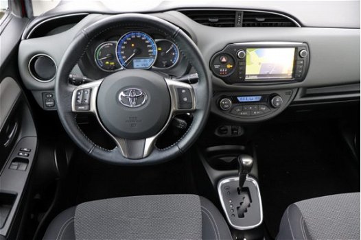 Toyota Yaris - 1.5 Hybrid Aspiration Navigatie-Parkeercamera - 1