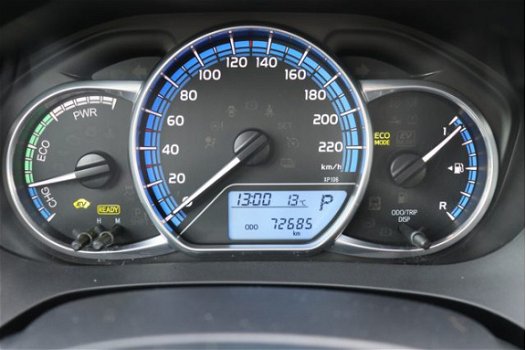 Toyota Yaris - 1.5 Hybrid Aspiration Navigatie-Parkeercamera - 1