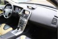 Volvo XC60 - 2.4D AWD Geartr. AUT Momentum LEER/NAVI/PAN.DAK/CLIMA/CRUISE/PDC/DEALERONDERHOUDEN - 1 - Thumbnail