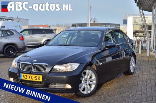 BMW 3-serie - 325i *17