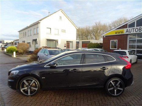 Volvo V40 - 2.0 D4 190pk R-Design Bns 18''Lmv , Navi, Camera, Led, Pdc - 1