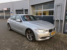BMW 3-serie - 320i EDE Upgrade Edition - NL AUTO - 1 EIGENAAR - NAVI - LEER - PDC - CLIMA - CRUISE