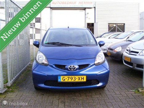 Toyota Aygo - 1.0-12V + - 1