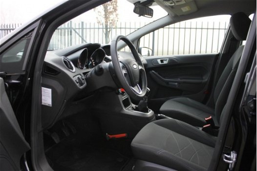 Ford Fiesta - 1.0 Style / Navigatie / 1e eigenaar / dealer onderhouden - 1
