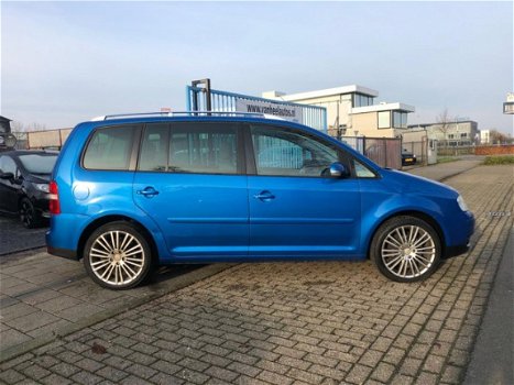 Volkswagen Touran - 2.0-16V FSI Trendline Clima Elek Pakket Lmv Stoelvrm Trekhaak - 1