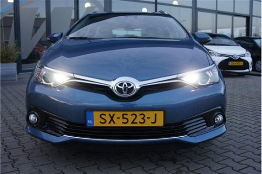 Toyota Auris Touring Sports - 1.2T Energy Navigatie , Camera - 1