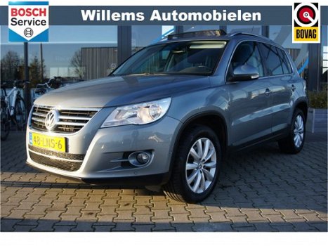 Volkswagen Tiguan - 1.4 TSI Sport&Style Panodak, Navigatie & Trekhaak - 1