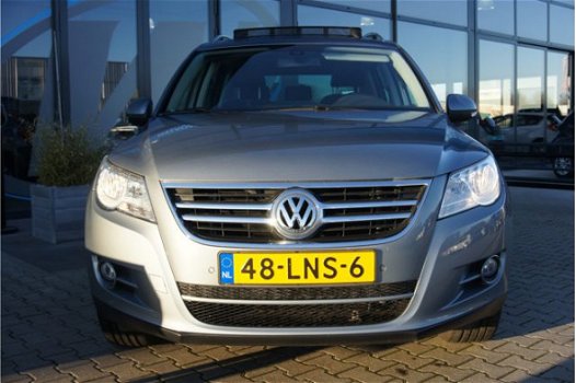 Volkswagen Tiguan - 1.4 TSI Sport&Style Panodak, Navigatie & Trekhaak - 1