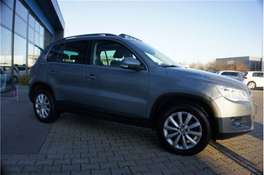 Volkswagen Tiguan - 1.4 TSI Sport&Style Panodak, Navigatie & Trekhaak - 1