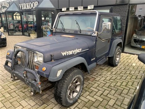 Jeep Wrangler - 2.5i Softtop ZONDAG ' s open van 12-tot 17 uur - 1