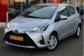 Toyota Yaris - 1.5 VVT-i Aspiration *NAVIGATIE / LM VELGEN / CRUISE CONTROL - 1 - Thumbnail