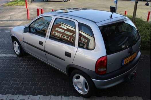 Opel Corsa - 1.4i CDX 5 deurs - 1