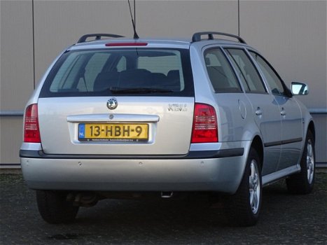 Skoda Octavia Combi - 1.6 Démarrage NETTE AUTO APK 2020 (bj2008) - 1