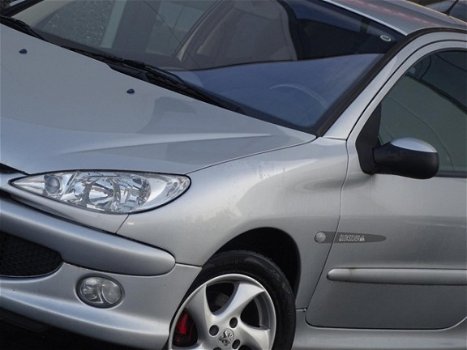 Peugeot 206 - 1.4 Quiksilver AIRCO APK 2020 (bj2004) - 1