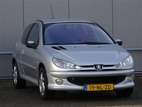 Peugeot 206 - 1.4 Quiksilver AIRCO APK 2020 (bj2004) - 1
