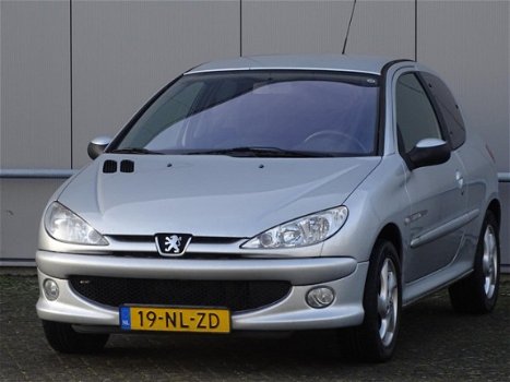 Peugeot 206 - 1.4 Quiksilver AIRCO APK 2020 (bj2004) - 1