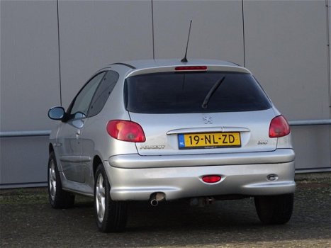 Peugeot 206 - 1.4 Quiksilver AIRCO APK 2020 (bj2004) - 1