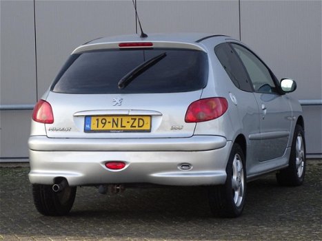 Peugeot 206 - 1.4 Quiksilver AIRCO APK 2020 (bj2004) - 1