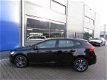 Volvo V40 - D2 Momentum - 1 - Thumbnail