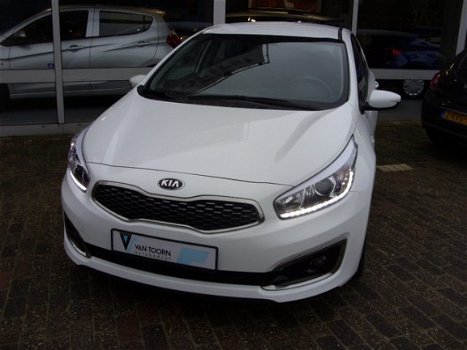 Kia Cee'd - 1.4 16V CCVT DynamicplusLine , navigatie, stuurwiel verwarmd - 1