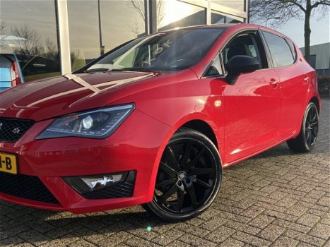 Seat Ibiza - 1.0 TSi 95 pk FR Connect / Navigatie / Colour line / Bi-Xenon - 1