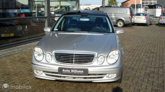 Mercedes-Benz E-klasse - 500 Avantgarde 4-Matic, command, panorama dak, dealer onderhouden - 1