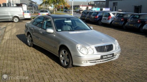 Mercedes-Benz E-klasse - 500 Avantgarde 4-Matic, command, panorama dak, dealer onderhouden - 1