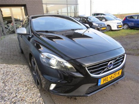 Volvo V40 - 2.0 D2 R-Design Business Xenon Stoelverw Navi Clima PDC Bluetooth Cruise - 1