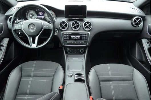 Mercedes-Benz A-klasse - 180 Prestige Comfort Urban Ambition Navigatie Xenon Stoelverwarming Automaa - 1